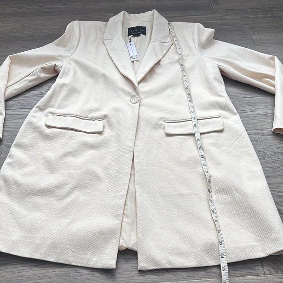 Sanctuary | Mid city one button blazer in sugar cookie / cream colour NWT SizeXL - Picture 10 of 15